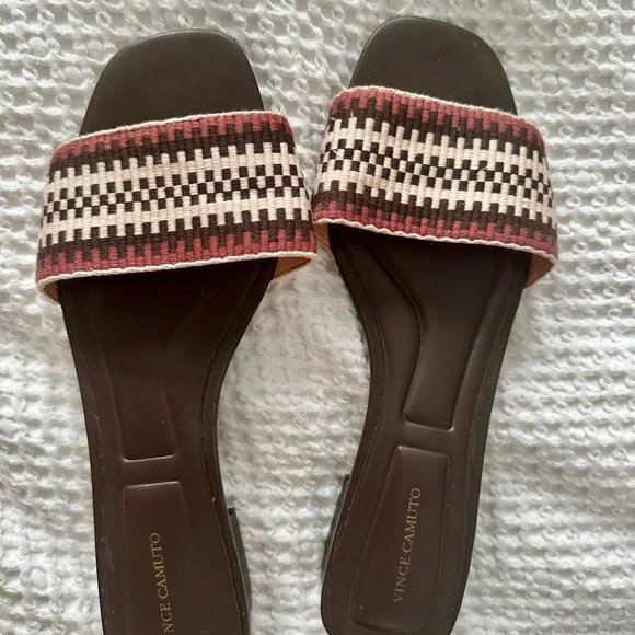 Vince camuto low block heel sandals - patterned - Picture 2 of 4